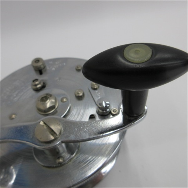 片軸リールシルバー